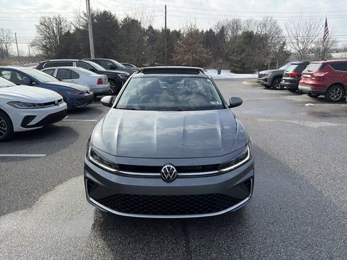 New 2025 Volkswagen Jetta SE image 2