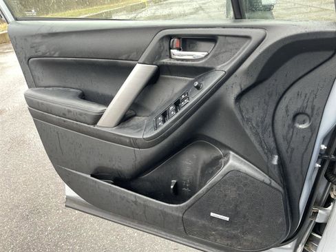 Used 2015 Subaru Forester 2.0XT Touring w/ Eyesight & Navigation System image 18