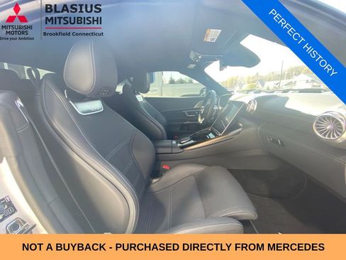 Used 2022 Mercedes-Benz SL 55 AMG 4MATIC w/ Driver Assistance Package image 37