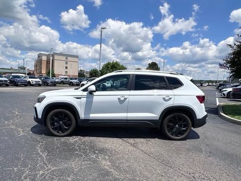 Used 2022 Volkswagen Taos SE AWD/4WD image 7