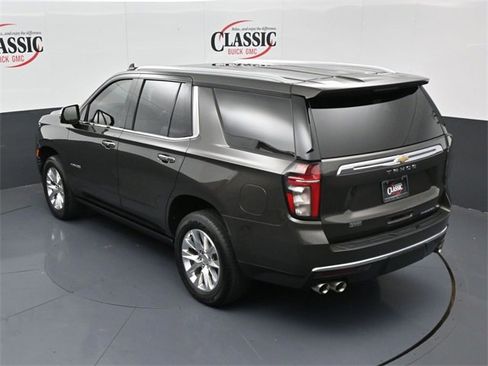 Used 2021 Chevrolet Tahoe Premier w/ Premium Package image 16