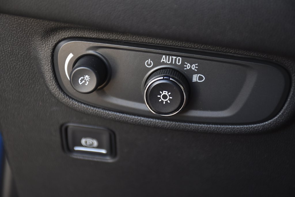 Used 2023 GMC Terrain SLE FWD image 17