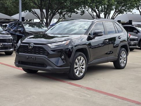 Used 2022 Toyota RAV4 XLE Premium FWD image 2