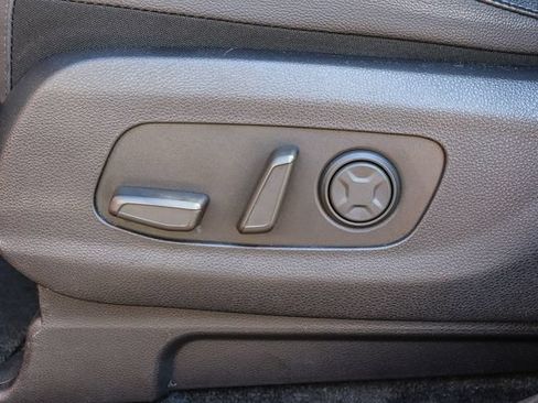 Certified 2024 Kia Carnival SX Prestige FWD image 22
