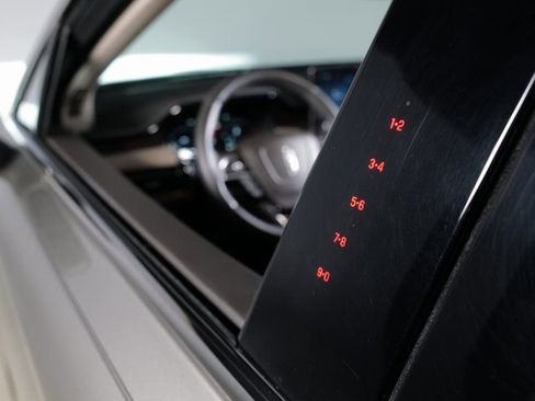 Used 2023 Lincoln Nautilus Reserve w/ Equipment Group 202A image 19