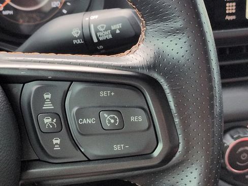 Used 2024 Jeep Gladiator Mojave w/ Technology Group AWD/4WD image 26