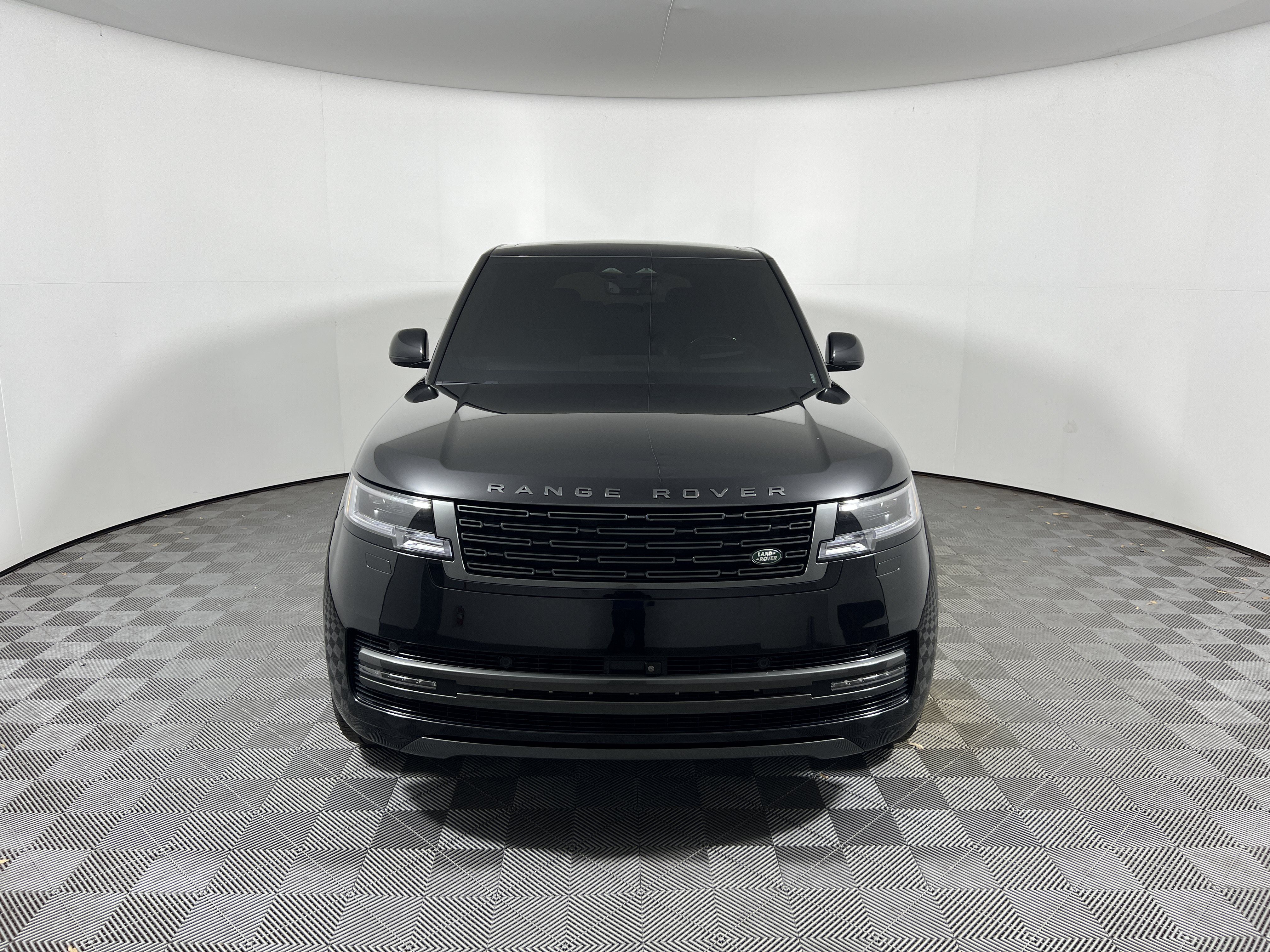 Used 2024 Land Rover Range Rover Long Wheelbase SE AWD/4WD image 8
