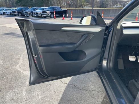 Used 2023 Tesla Model Y Performance image 24