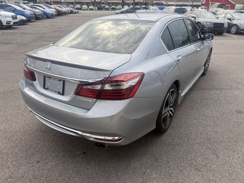 Used 2016 Honda Accord Sport image 7