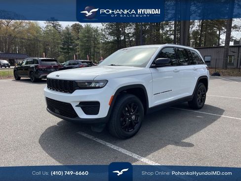 Used 2025 Jeep Grand Cherokee Altitude AWD/4WD image 1