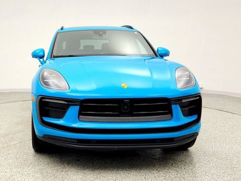 Used 2022 Porsche Macan w/ Premium Package Plus image 2