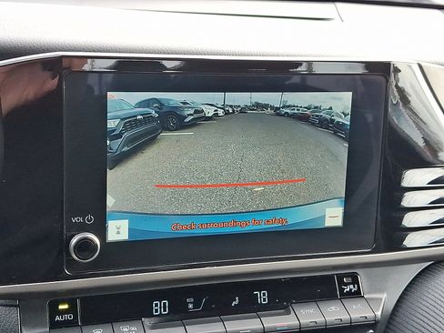 Certified 2025 Toyota Camry SE image 17