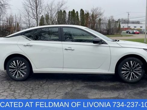 Used 2025 Nissan Altima 2.5 SV AWD/4WD image 9