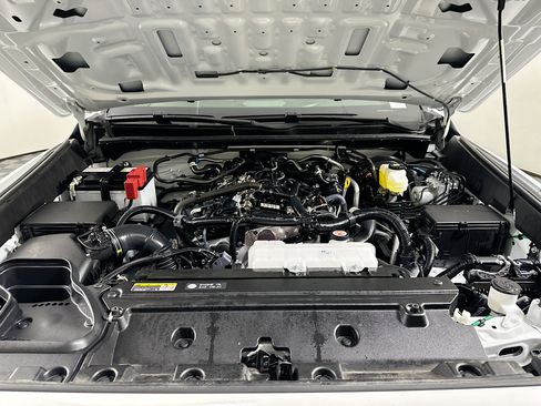 Used 2025 Toyota 4Runner SR5 AWD/4WD image 34