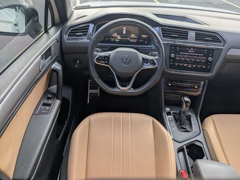 Used 2023 Volkswagen Tiguan SE R-Line FWD image 16