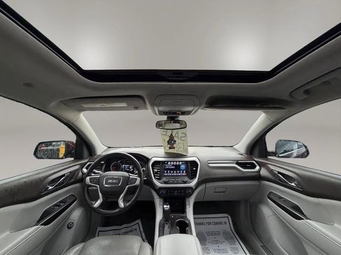 Used 2018 GMC Acadia SLT w/ LPO, Black Accent Package AWD/4WD image 13
