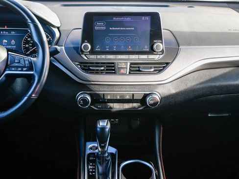 Used 2023 Nissan Altima 2.5 SR image 12