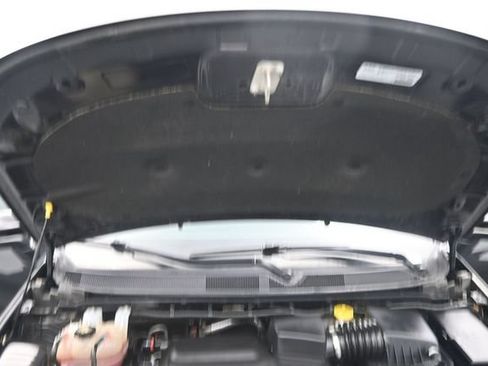 Used 2023 Chrysler Pacifica Touring-L FWD image 34
