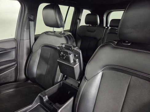 Certified 2025 Jeep Grand Cherokee Altitude AWD/4WD image 23