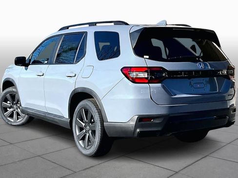 New 2026 Honda Pilot Sport image 7