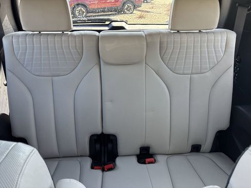 Used 2023 Hyundai Palisade Limited w/ Cargo Package image 24