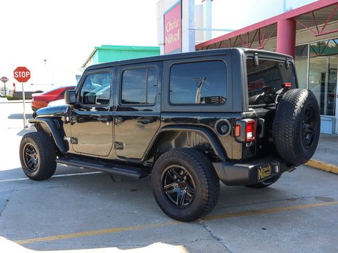Used 2018 Jeep Wrangler Unlimited Sport S AWD/4WD image 13