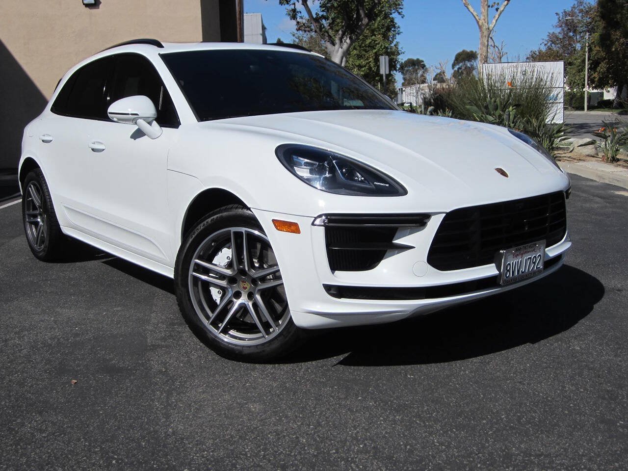 Used 2020 Porsche Macan Turbo AWD/4WD image 2