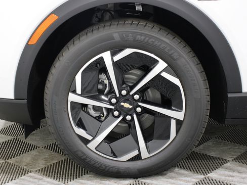 New 2026 Chevrolet Equinox EV LT image 36