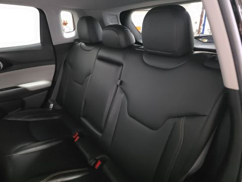 Used 2022 Jeep Compass Limited image 28