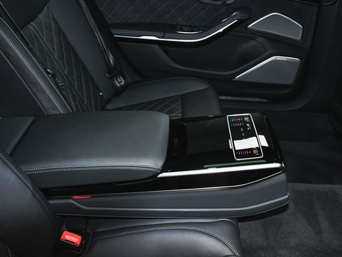 Used 2023 Audi S8 w/ S8 Executive Package AWD/4WD image 61