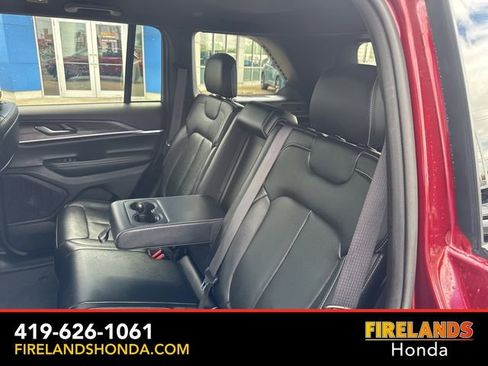 Used 2024 Jeep Grand Cherokee Limited AWD/4WD image 28