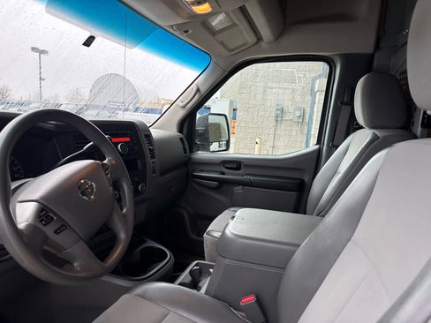 Used 2016 Nissan NV 2500 SV image 6