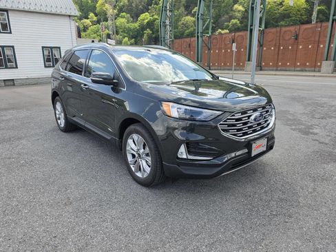 Used 2023 Ford Edge Titanium AWD/4WD image 2