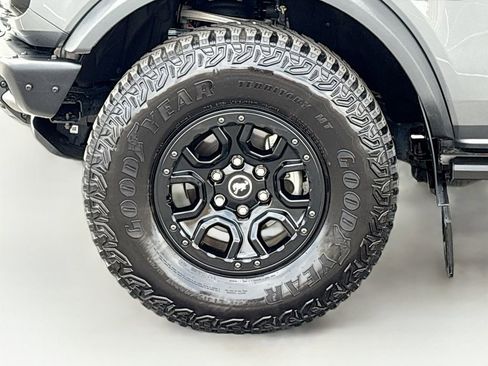 Used 2024 Ford Bronco Wildtrak AWD/4WD image 29