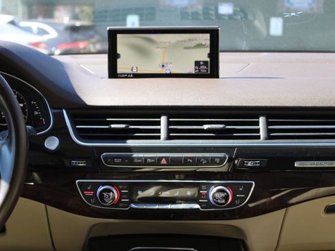 Used 2017 Audi Q7 3.0T Premium Plus image 13