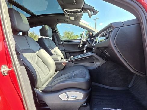 Used 2021 Porsche Macan image 19