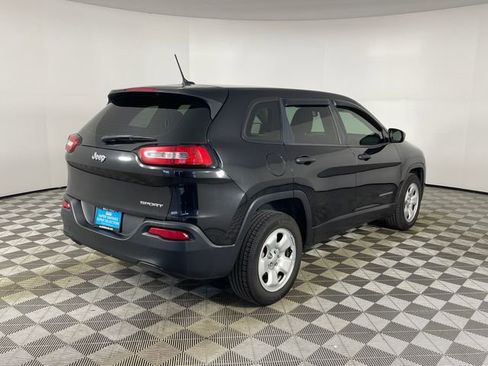 Used 2015 Jeep Cherokee Sport image 23