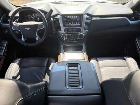 Used 2019 Chevrolet Suburban Premier image 4