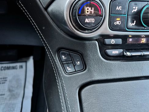 Used 2020 Chevrolet Suburban Premier w/ Premier Plus Edition image 38