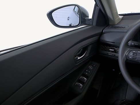 Certified 2025 Honda Accord SE image 19