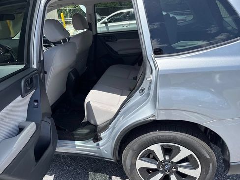 Used 2017 Subaru Forester 2.5i Premium AWD/4WD image 6