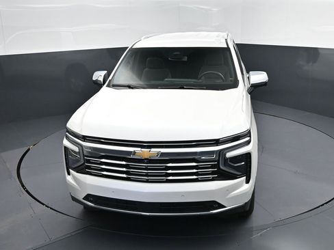 New 2025 Chevrolet Suburban Premier image 30