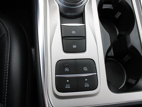 Certified 2021 Ford Explorer Limited w/ Equipment Group 301A image 24