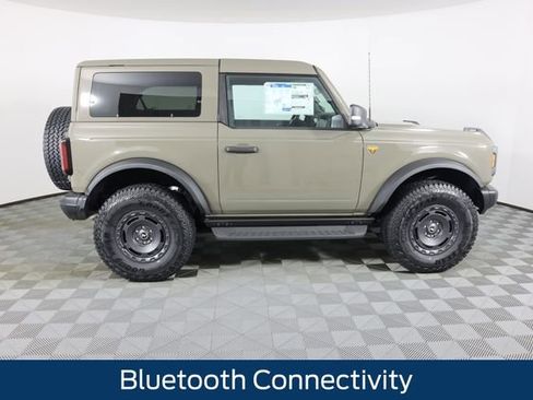 New 2025 Ford Bronco Badlands image 2