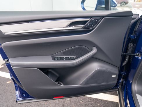 New 2025 Porsche Macan 4S Electric image 10