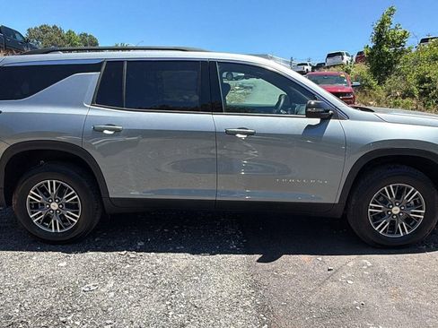 New 2026 Chevrolet Traverse LT FWD image 4
