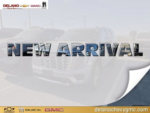 Used 2025 GMC Yukon Denali w/ Sun & Power Step Package AWD/4WD image 1