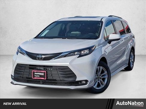 New 2026 Toyota Sienna XLE image 1