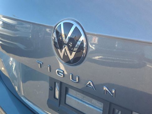 Used 2023 Volkswagen Tiguan SE R-Line image 29