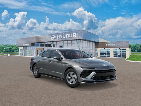 New 2026 Hyundai Sonata SE FWD image 2